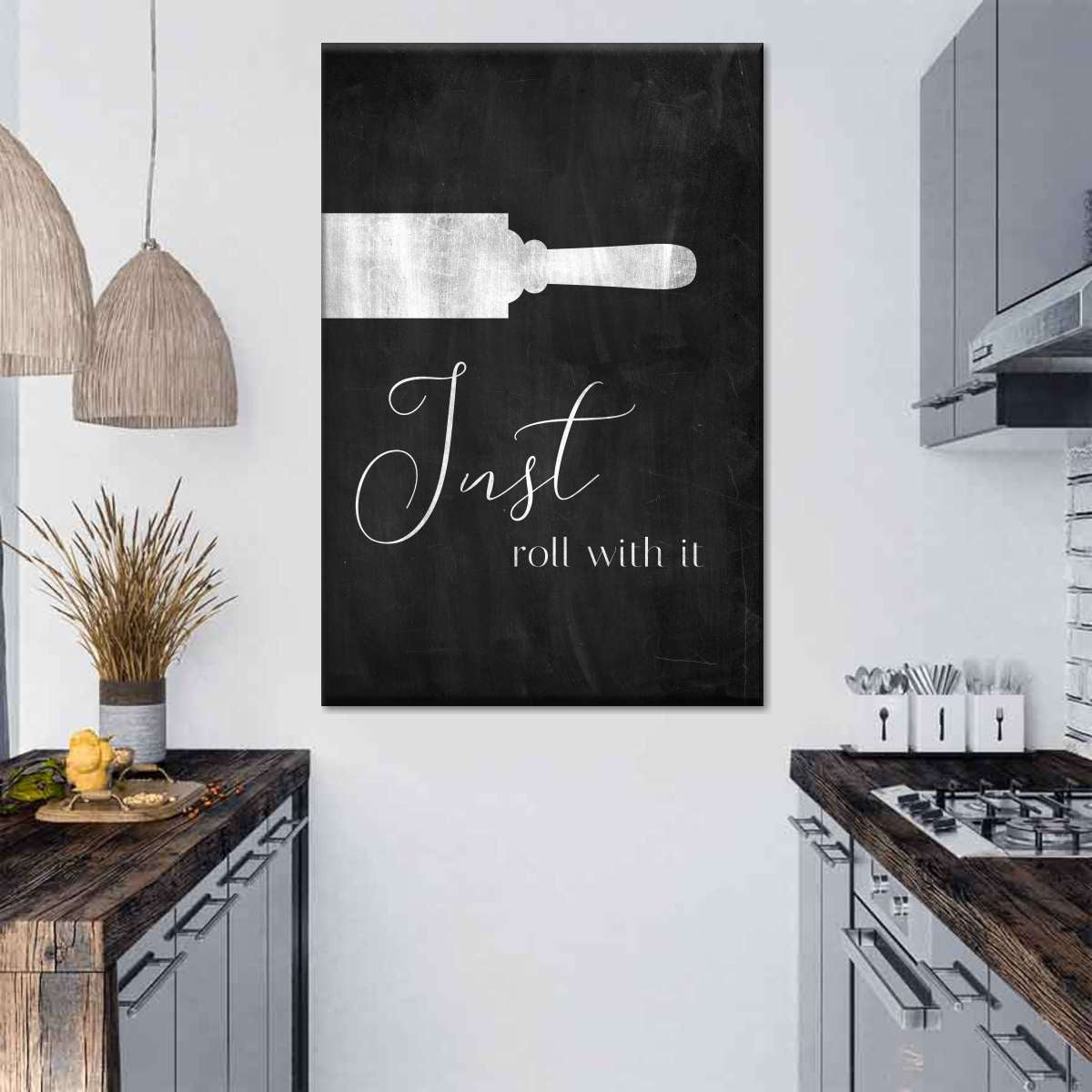 https://www.elephantstock.com/cdn/shop/articles/amazing-black-and-white-kitchen-decor-ideas.jpg?v=1667405865
